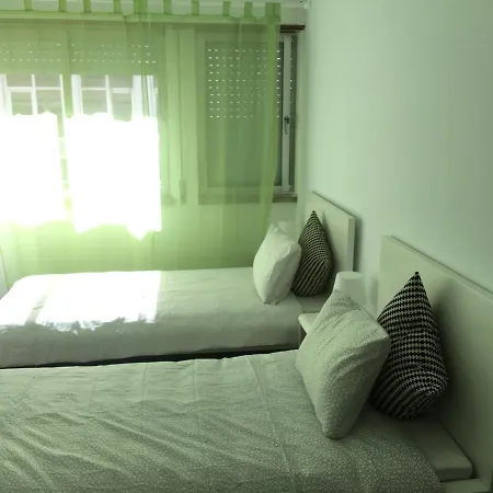Bed & Breakfast Reikilisbon Lovers *