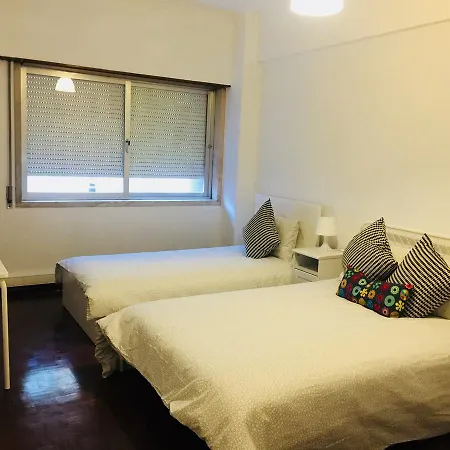 Bed and breakfast Reikilisbon Lovers *