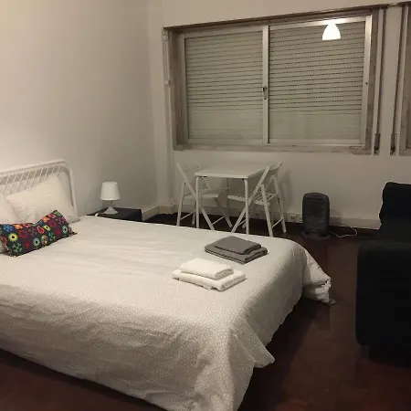 Bed and breakfast Reikilisbon Lovers *